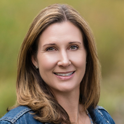 Lauren Schmidt headshot