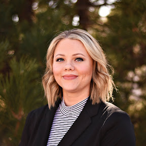Megan Moehle Headshot